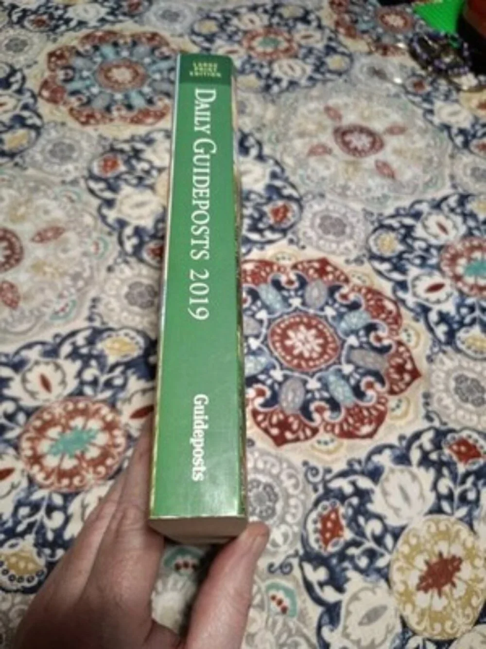 Daily Guideposts 2019 : A Spirit-Lifting Devotional by Guideposts [BIN A39]